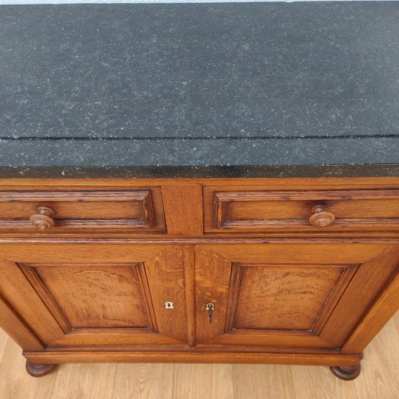 Image 1 of Credenza, cassettiera, comò e mobile da bagno vintage e antichi con piano in marmo.