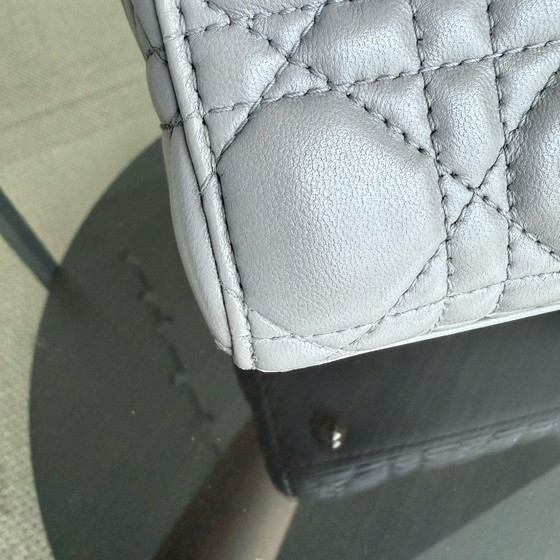 Image 1 of DIOR DONNA PICCOLO - PELLE DI AGNELLO CANNAGE GRIGIO FERRAMENTA GRIGIO ORO