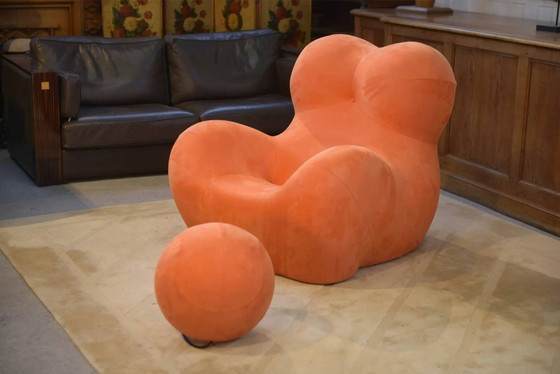 "Mamma" poltrona con poggiapiedi di Gaetano Pesce – Poltrone (photo 4 of 10)