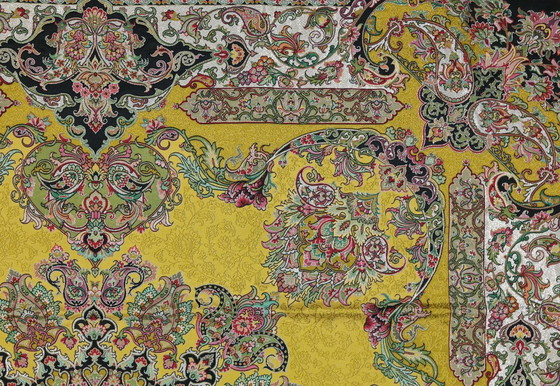 Image 1 of Oosters handgemaakt tafelkleed, zeer fijn vervaardigd uit zijden draden, 100 x 100 cm