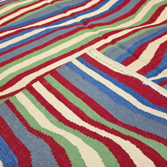Bridget Riley Cataract 3 Handwoven Wool Tapestry | Op Art | Wool on Cotton | 96.4 × 68.9 in – Rugs & carpets (photo 7 of 9)