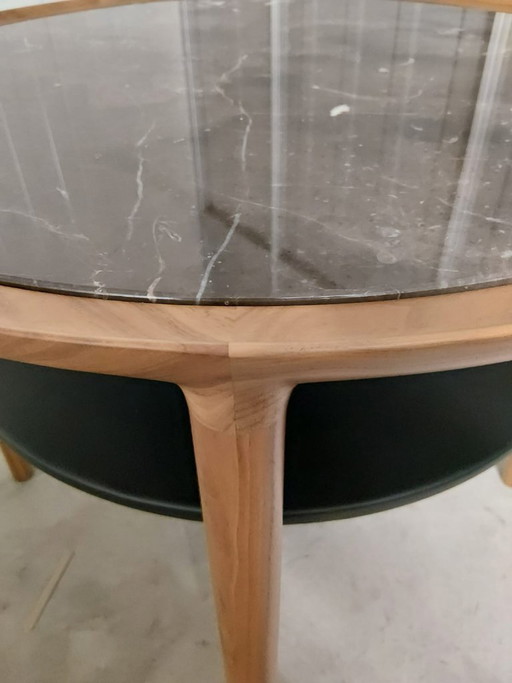 Table de chevet Giorgetti Romeo avec plateau en marbre