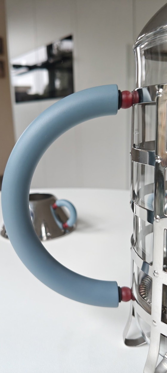 Image 1 of Set Alessi: caffettiera, zuccheriera e lattiera in acciaio inossidabile. Design di Michael Graves.