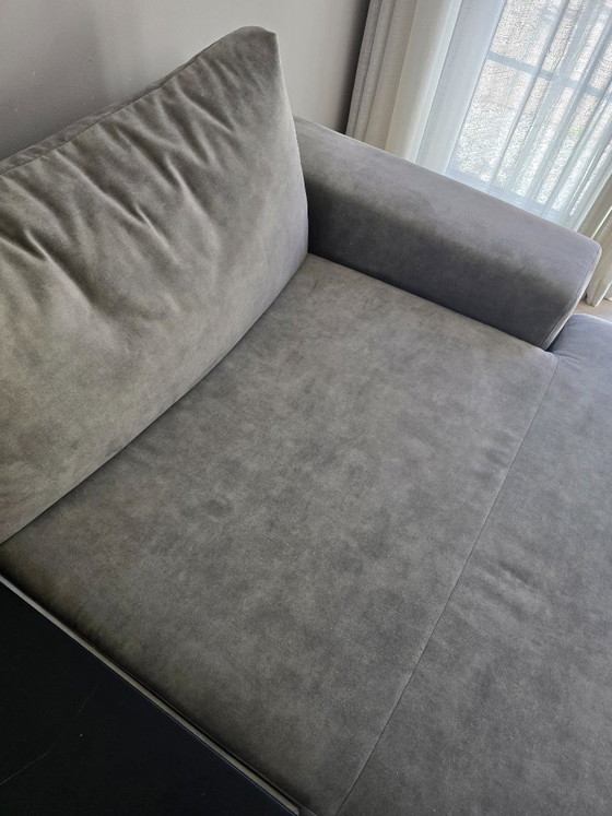 Image 1 of Divano angolare Domingo con pouf e poggiatesta e chaise longue con USB
