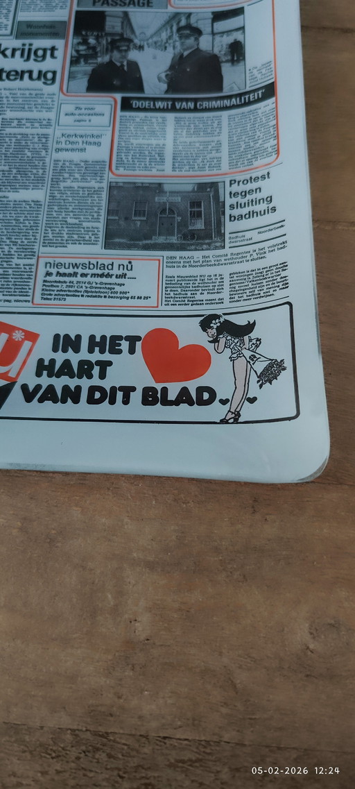 Giornale in ciotola di vetro vintage ORA