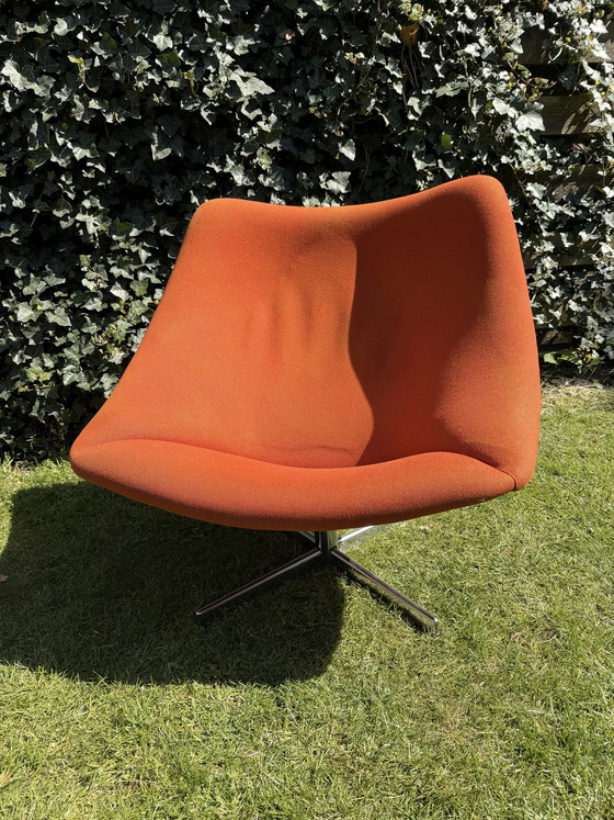Image 1 of Artifort oyster chair (orange)