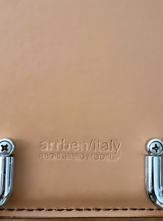 Image 1 of Sedia postmoderna Arrben Ursula in pelle color cognac e cromo.