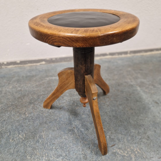 Image 1 of Tabouret de piano ancien