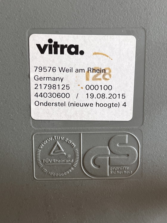 3 Vitra DSW-stoelen – Eetkamerstoelen, Metal, Plastic (photo 15 of 15)