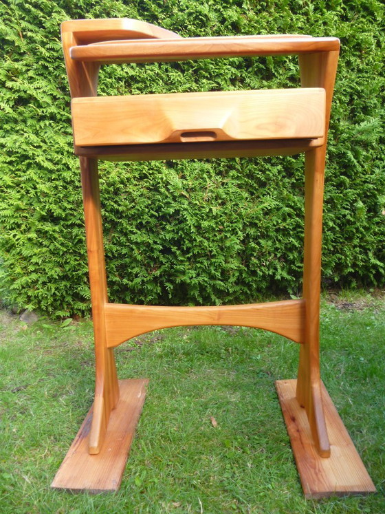 Unikat Massivholz-Stehpult / Design-Sekretär – Handgefertigtes Meisterstück mit Schwalbenschwanz-Zinken (photo 7 of 10)