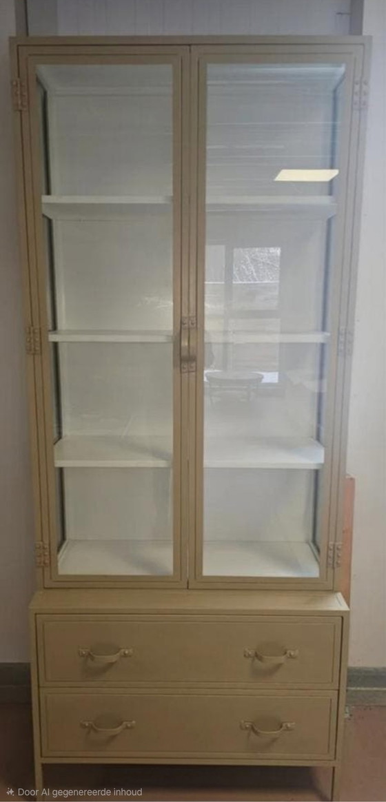 Image 1 of Vitrinekast metaal kleur beige