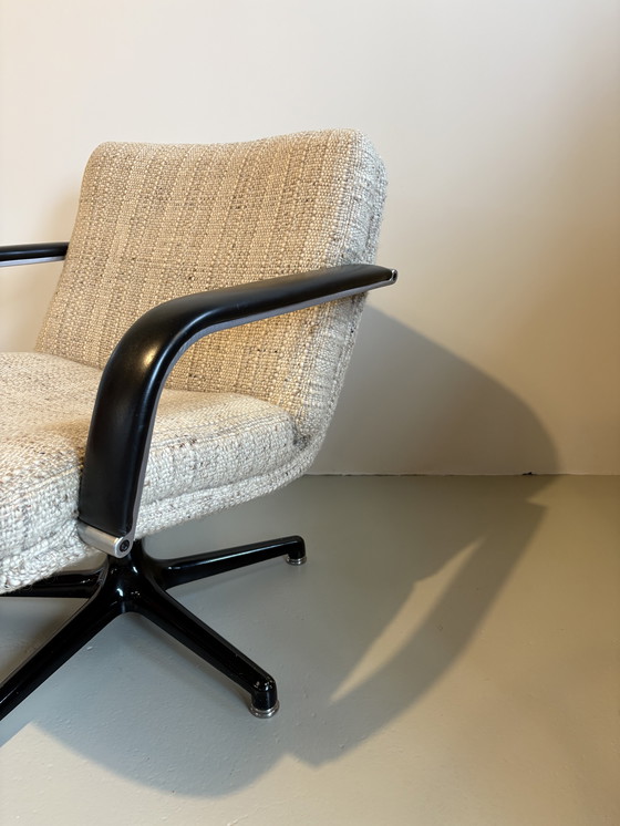 Image 1 of Artifort F154 swivel armchair