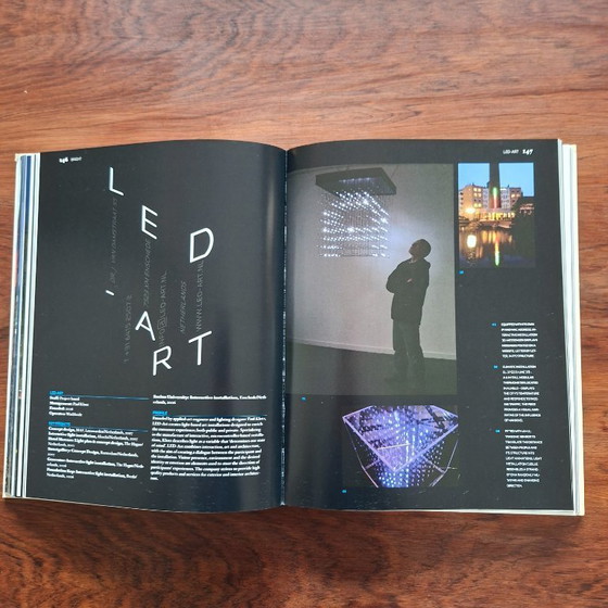 Image 1 of Libro illustrato Bright: Illuminazione architettonica e installazione di luci.