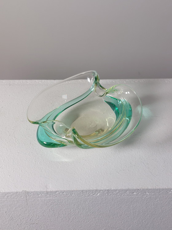 Image 1 of Vintage handgemaakte glazen schaal uit het midden van de vorige eeuw