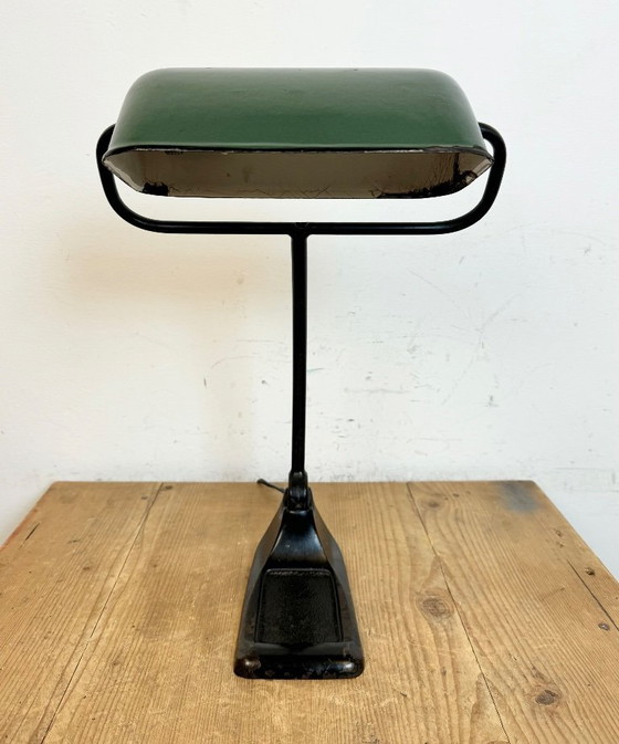 Image 1 of Lampe de table vintage en émail vert de BUR, années 1930