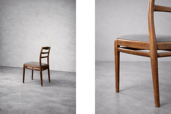 Image 1 of Elegante dänische Mid-Century-Stühle aus Teakholz und grauem Stoff, 1960er Jahre, 4er-Set