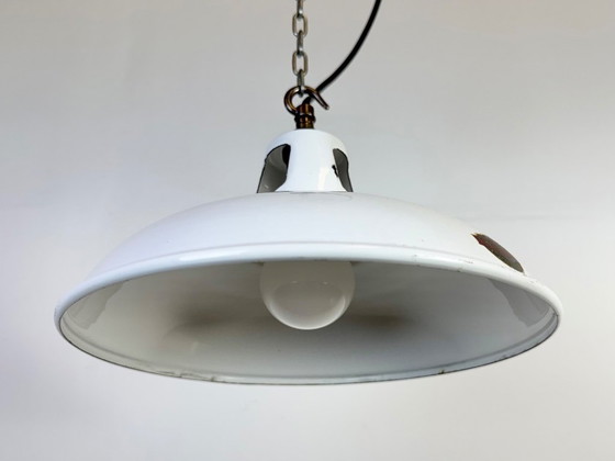 Image 1 of Industriële witte geëmailleerde fabriekshanglamp van Thorlux, jaren 60