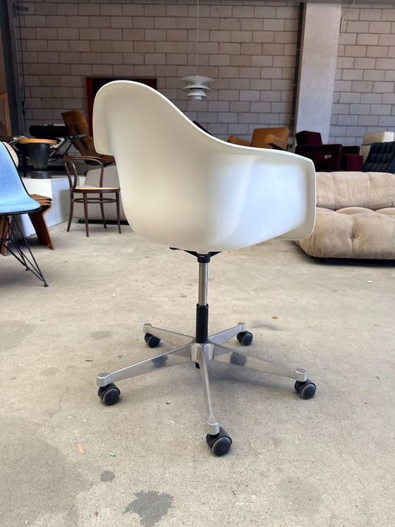 Silla de oficina Vitra Eames PACC – Sillas de oficina, Plastic, Aluminium (photo 9 of 13)