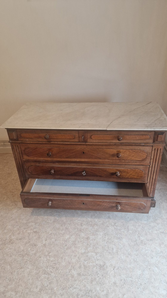 Image 1 of Cassettiera antica in legno