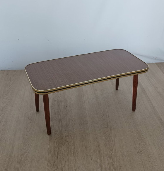 Tavolino vintage con venature del legno – Tavolini, Metal, Wood (photo 6 of 7)