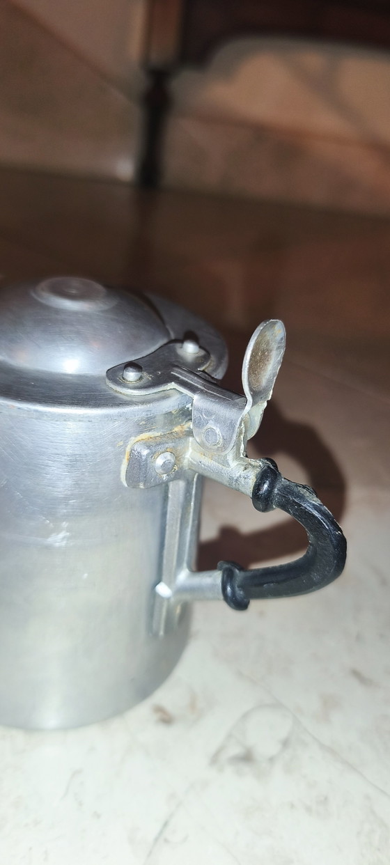 Set antiker Moka-Kannen mit aufgesetztem Milchkessel – Küchenzubehör, Plastic, Aluminium (photo 7 of 9)