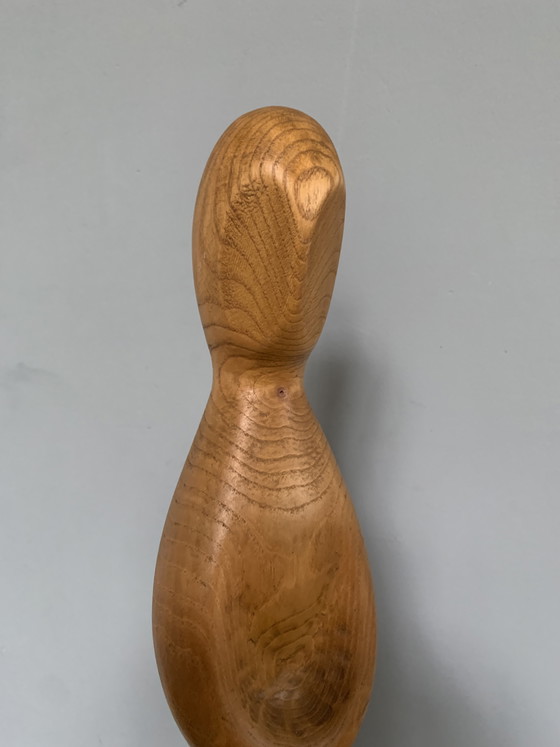 Image 1 of Grande sculpture vintage en bois de chêne, représentant une femme de 51 cm de long, de style scandinave.