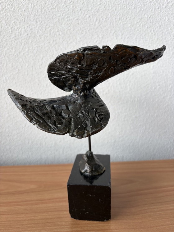 Image 1 of Bernadette Leijdekkers bronze swallow 20 cm
