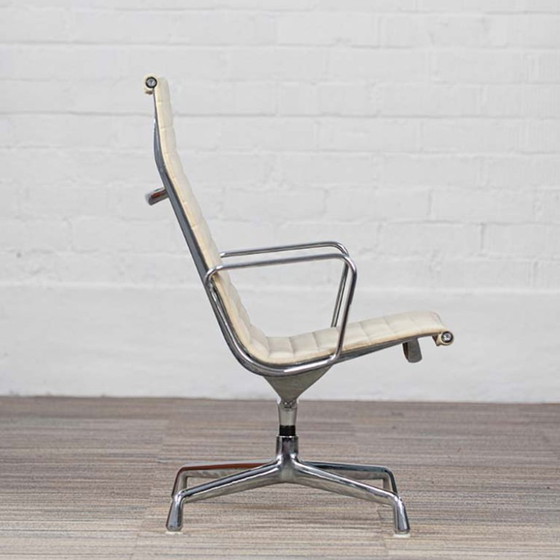 Image 1 of 1X Herman Miller Charles Ray Eames Ea116