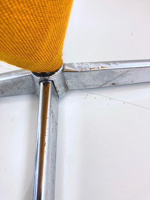 Verner Panton Cone Chair, sedia a forma di cono gelato, design anni '50/'60, in arancione