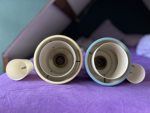 Set di 2 lampade a sospensione originali della metà del secolo scorso - blu pastello e giallo pastello (anni 1950/60)