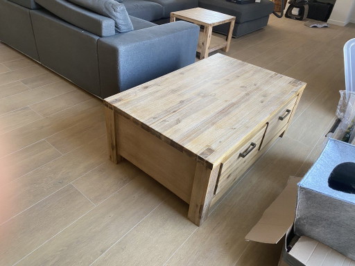 Table basse en acacia massif (120x75x45)