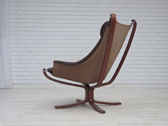 Image 1 of Années 1970, design norvégien de Sigurd Ressel, modèle de fauteuil lounge « Falcon ».