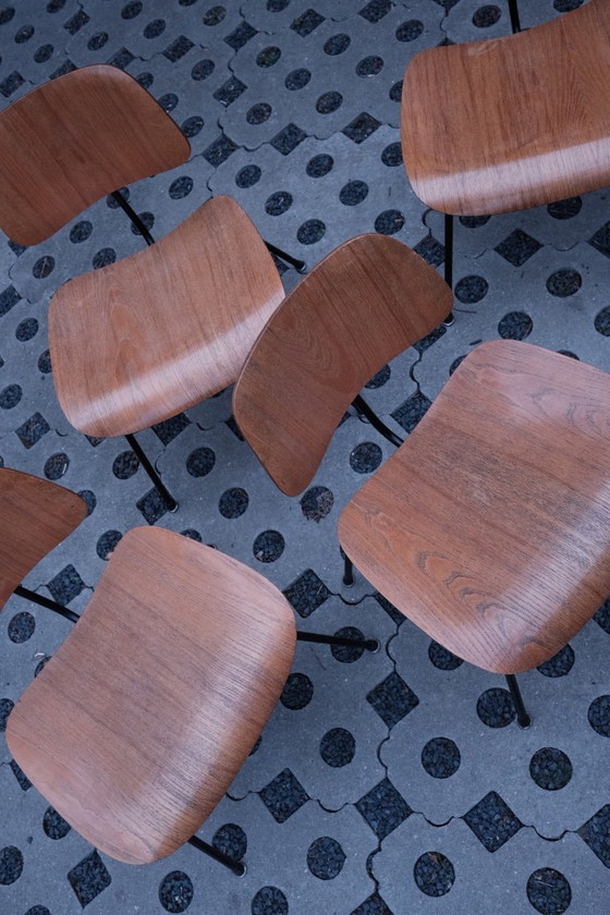 4 Eames DCM Stühle 40er/50er Jahre Herman Miller – Esszimmerstühle, Metall, Holz (photo 9 of 10)