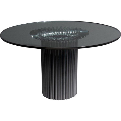 Mesa de comedor vintage Hollywood Regency con estructura cromada y tapa de cristal.