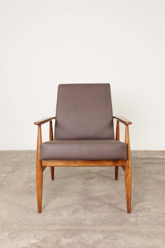 Image 1 of Sedia da salotto scandinava in pelle vegeta color taupe scuro Design classico in legno color noce