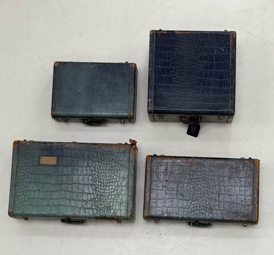 Set van vier vintage koffers met krokodillenprint, Hardy, Decoratieve objecten, Metaal, Leer, Blauw (foto 2 van 9)
