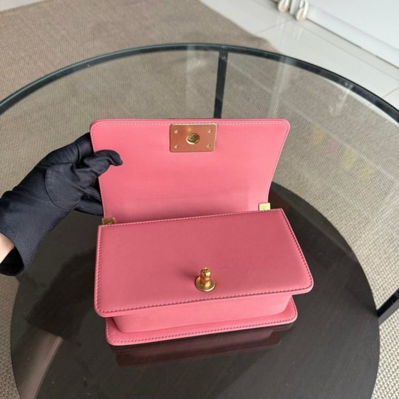 Image 1 of Chanel Boy Small – 20 cm, gestepptes Kalbsleder, roségoldene Beschläge, Serie 28
