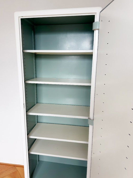 Image 1 of Armadio in acciaio 1950 di Maquet