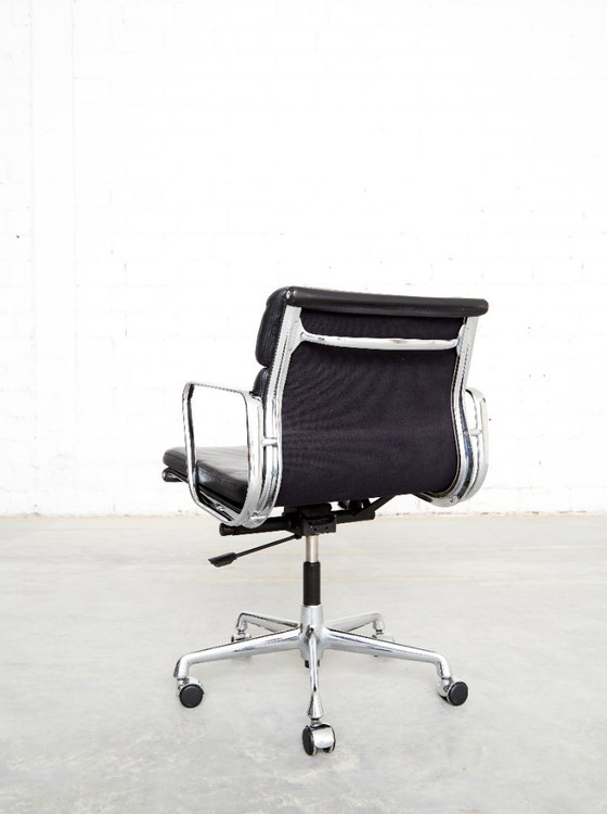Charles & Ray Eames Soft Pad Chair EA 217 voor Vitra – Bureaustoelen, Leer (photo 4 of 18)