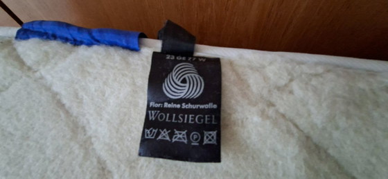 Image 1 of Doppelbett, bestehend aus 2 Einzelmatratzen, deren Fuß- und Kopfende jeweils hochgeklappt werden können.