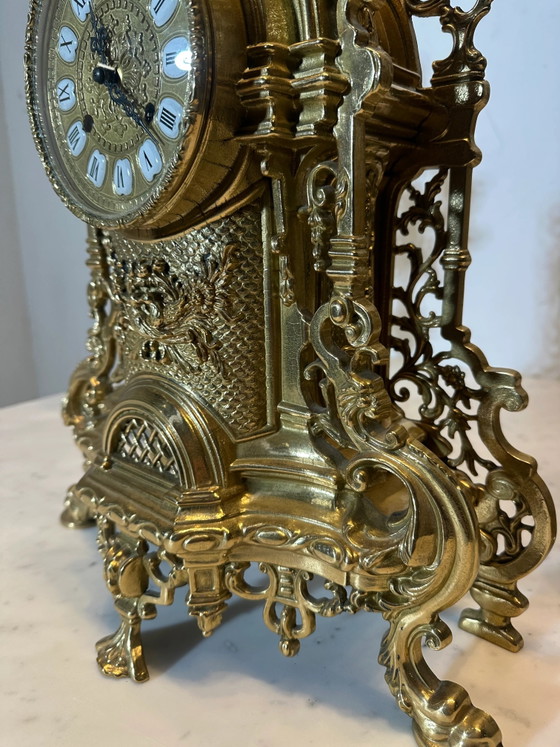 Juego de reloj de sobremesa de cobre de estilo antiguo con dos candelabros – Relojes (photo 5 of 8)