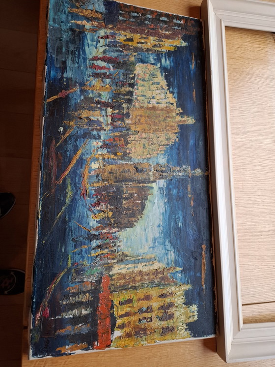 Image 1 of Schilderij stadsgezicht in de avond.