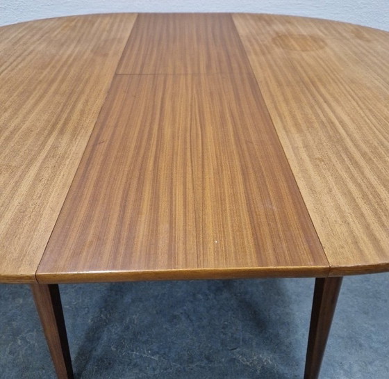 Image 1 of Bellissimo tavolo da pranzo rotondo pieghevole di metà secolo