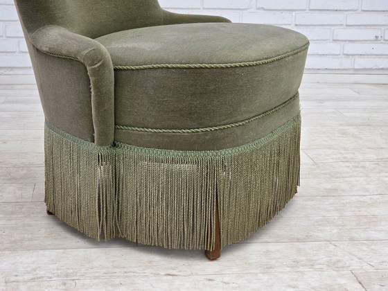 Image 1 of Deense fauteuil uit de jaren 70, bekleed met groen meubelvelours.
