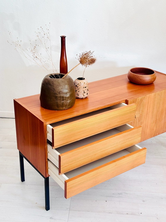 Minimalist Vintage Sideboard 60s/70s – Wood (photo 4 of 11)