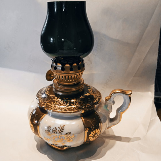 Image 1 of Antica lampada a olio in miniatura in porcellana della manifattura Oscar Schlegelmilch