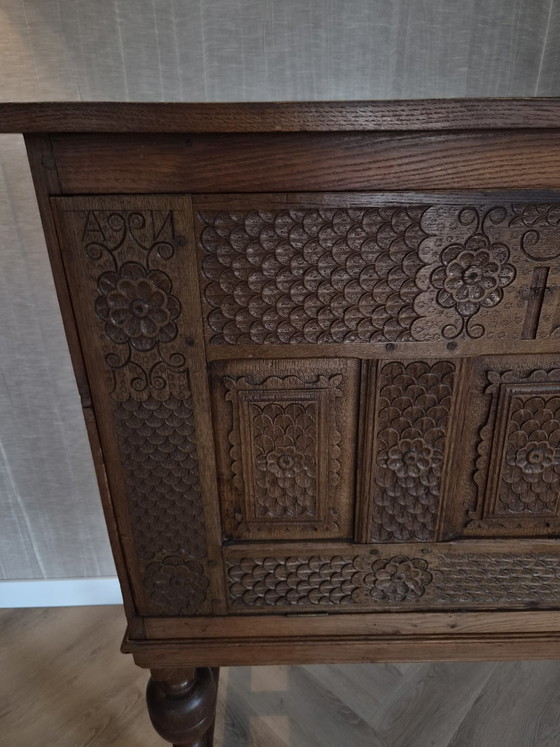 Antieke Deken Kist Uit 17e Eeuw Op Onderstel – Wandkast, Wood (photo 4 of 7)