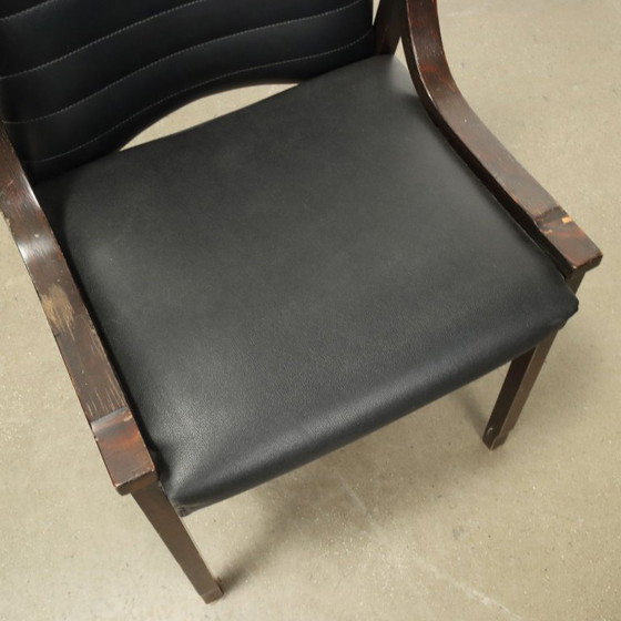 Image 1 of Een groep van 3 stoelen uit de jaren 60