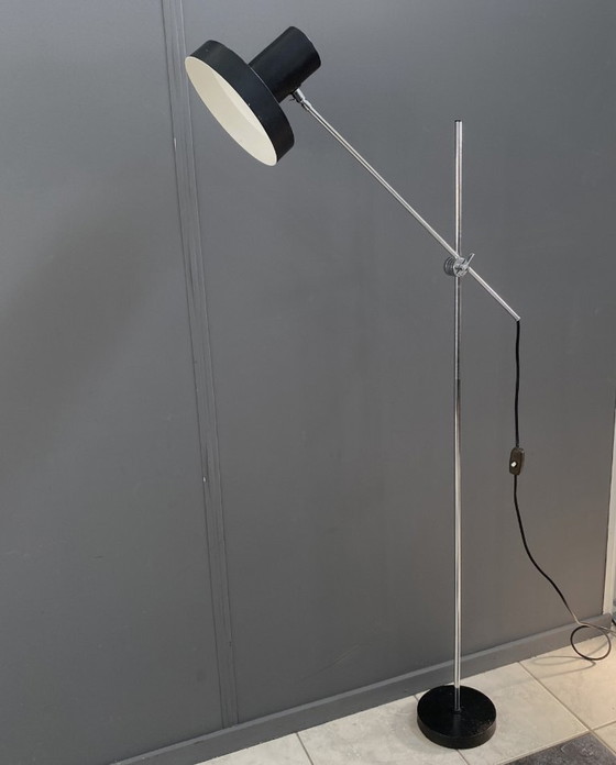 Lámpara de pie metálica de J. Hoogervorst para Anvia Países Bajos – Lámparas de pie, Metal, Chrome (photo 10 of 15)