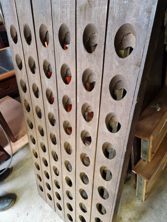 Image 1 of Wunderschönes altes Weinregal aus Holz für 60 Flaschen